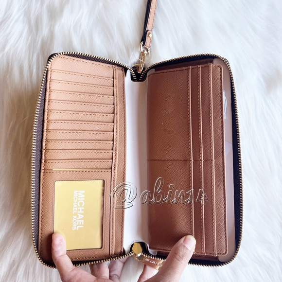 NWT Michael Kors Jet Set Continental Travel Wallet Wristlet Clutch - Picture 2 of 6